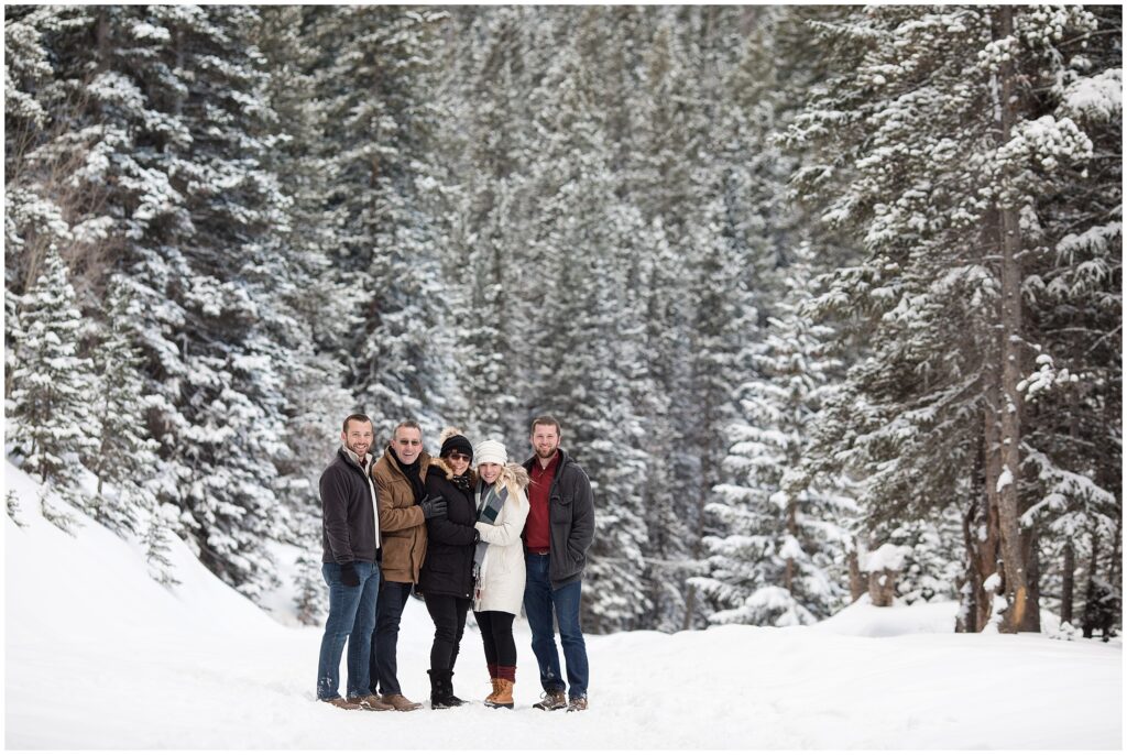 Snowy winter family photo session in Breckenridge